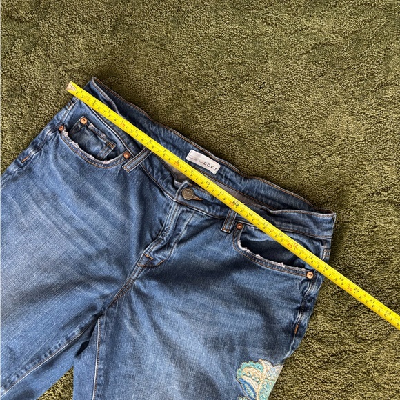 LOFT Made and Loved Loft Women’s Embroidered Button Fly Boyfriend Jeans Sz 30/10 - Picture 8 of 8